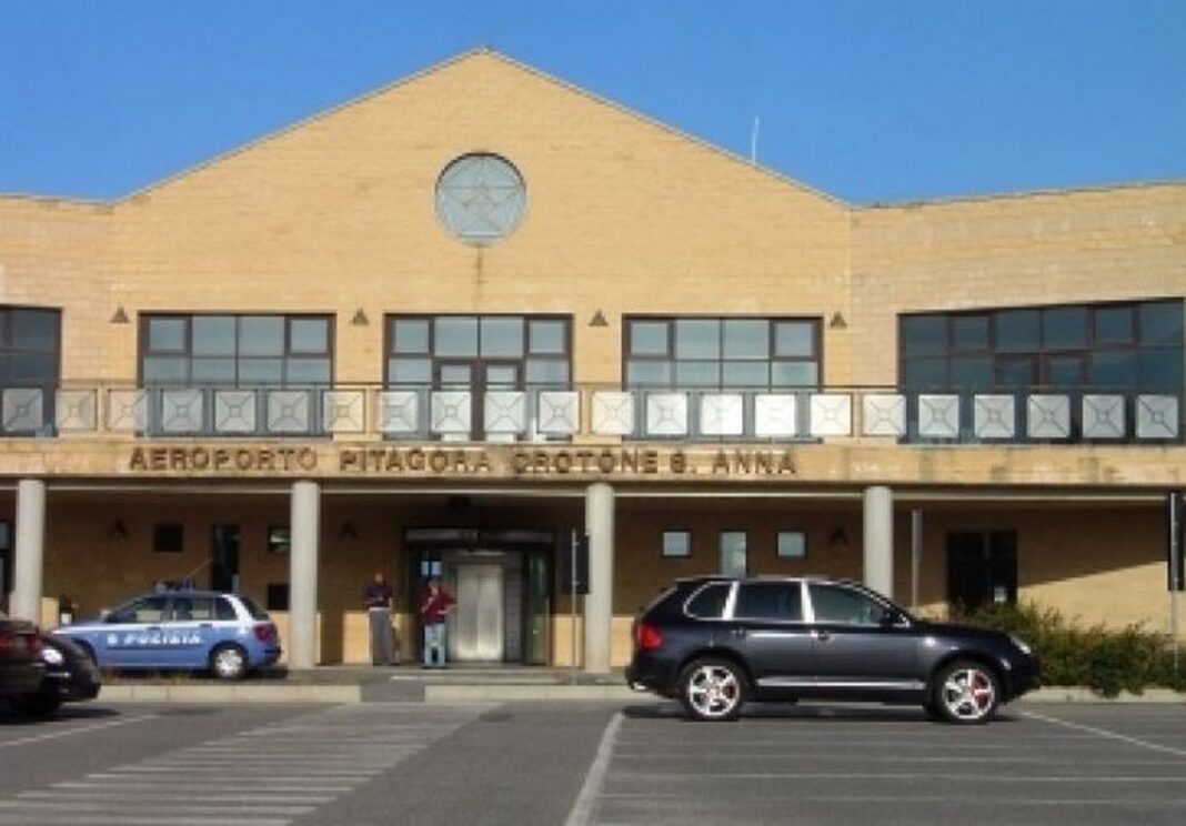 Aeroporto di Crotone: al via i test per il sistema di atterraggio strumentale