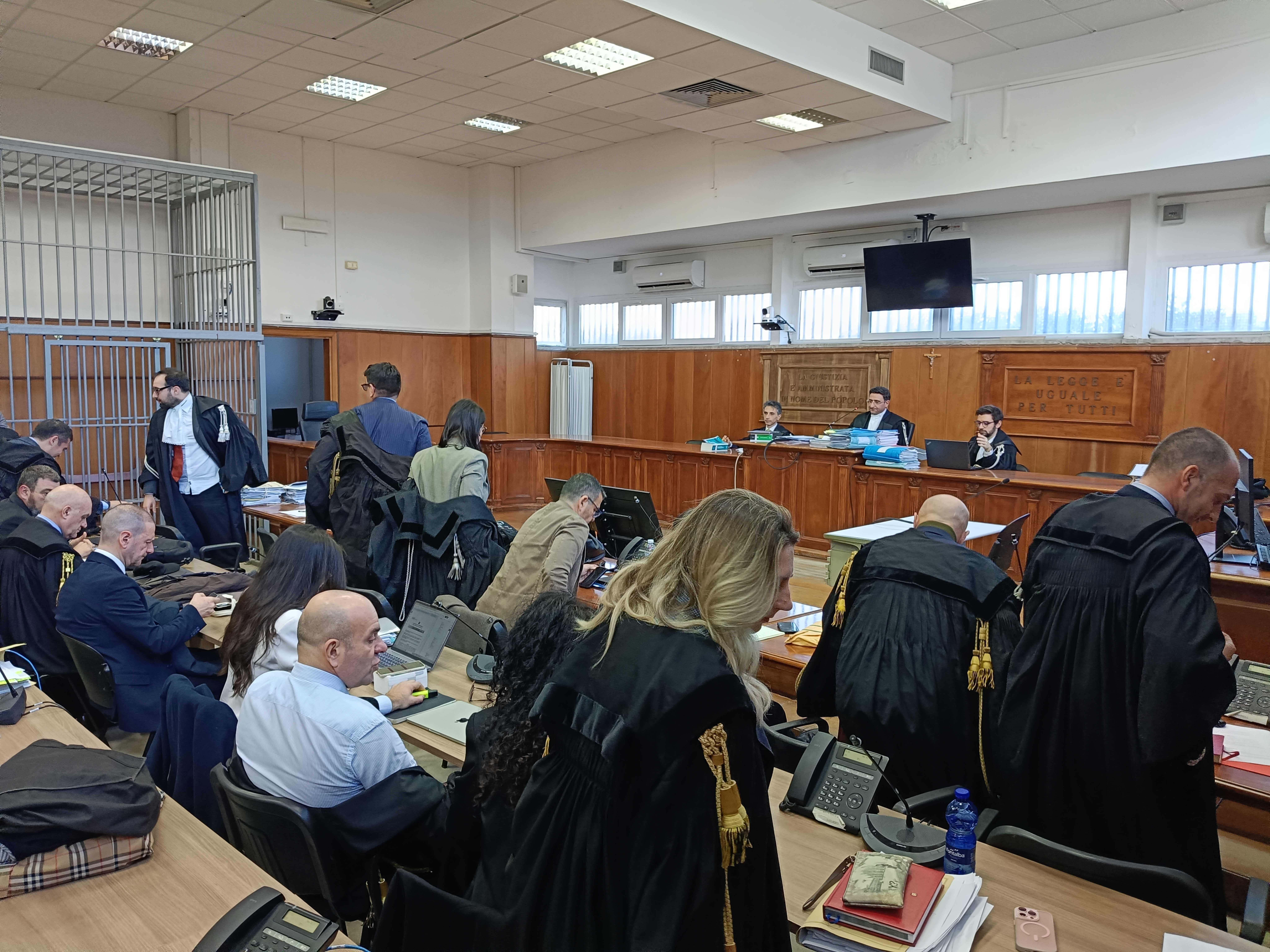 Naufragio di Cutro, il contrammiraglio Sciarrone in aula: &ldquo;Il caicco poteva essere intercettato&rdquo;