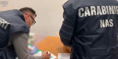 Presila catanzarese, sequestrati 1.855 chili di alimenti e cosmetici: sospesa un&rsquo;attivit&agrave; artigianale