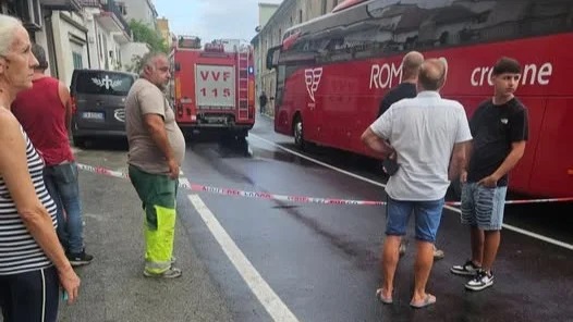 Incidente sulla SS 106 a Cariati, morto un motociclista nello scontro con un&rsquo;auto