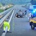 Incidente sull&rsquo;A2 dopo Lamezia Terme, auto si ribalta: ferito il conducente