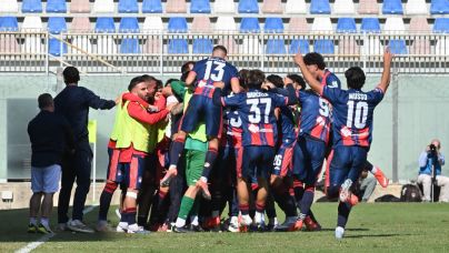 Primo successo del Crotone in campionato. Salernitana ko ma quanta fatica nonostante il rosso a Merelli