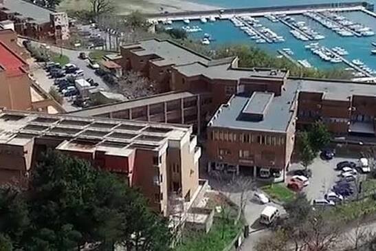Cetraro, due cartucce sull'auto di una dottoressa in ospedale: indagano i Carabinieri