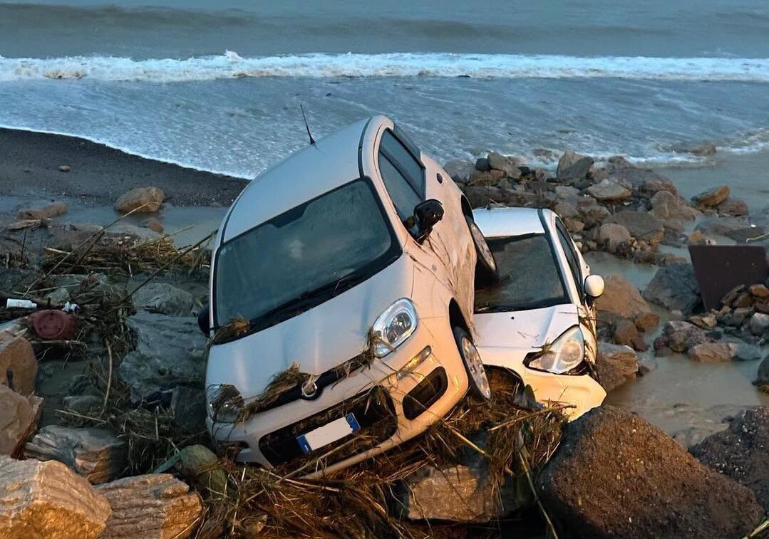 Nubifragio a Melito Porto Salvo, paese in ginocchio: il sindaco chiede lo stato di calamit&agrave;