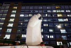 Papa Leone XIV operato al polmone: confermato un adenocarcinoma, intervento riuscito