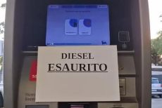 Carburanti, lunghe code ai distributori in Calabria: rifornimenti a singhiozzo e timori per i blocchi