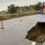 Maltempo nel Crotonese, voragine sulla Sp30: strada chiusa a Belvedere Spinello