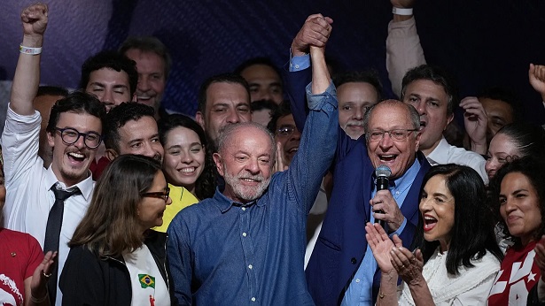 Brasile, Lula trionfa al ballottaggio: battuto Bolsonaro con il 51,74% dei voti